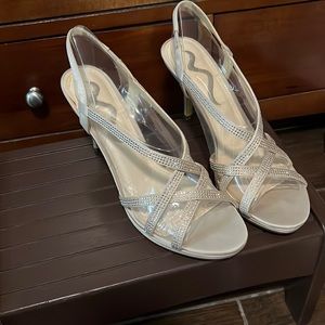 Nina Valeen Champagne Sandal - size 10